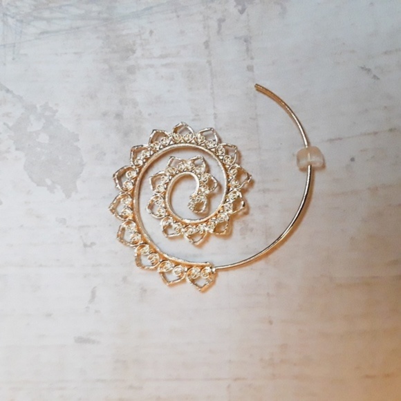 Boho Heart Gold Spiral Infinity Earrings - Picture 4 of 4